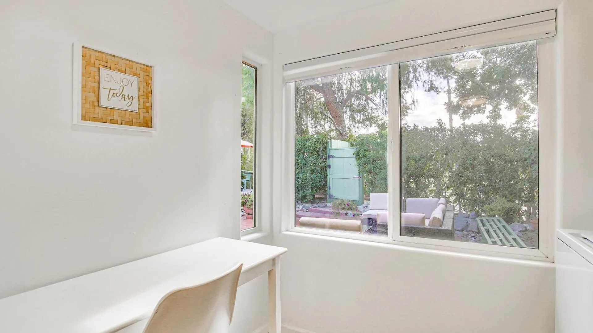 Palm Springs Studio With Outdoor Oasis And Hot Tub!